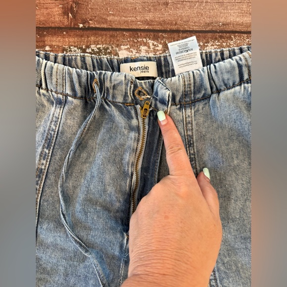 Kensie Blue Relaxed Soft Chambray like Jeans with Vintage Faded Look - Picture 8 of 11